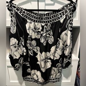 White House Black Market off the shoulder shirt. Size Small